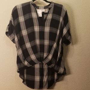 Universal Threat Black & White Cute Top